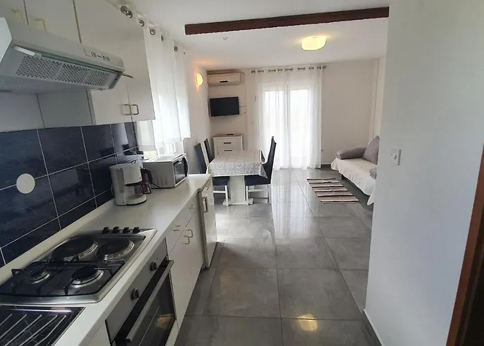 1 Apartament *