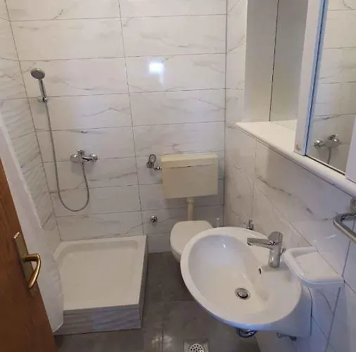 1 Apartament