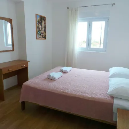 Διαμέρισμα Ljubac 1 *